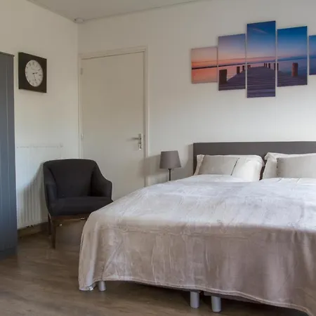 Couette-café De Vier Linden *