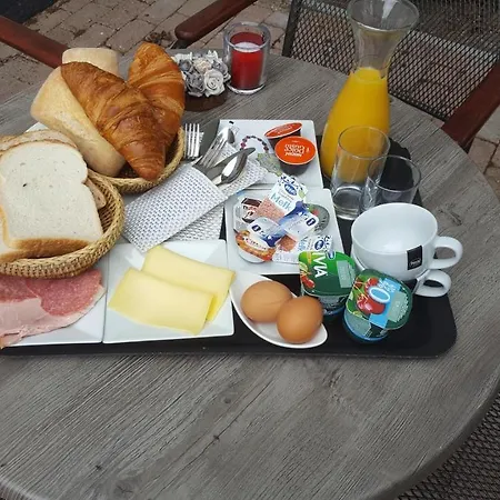 Alojamento de Acomodação e Pequeno-almoço De Vier Linden 3*
